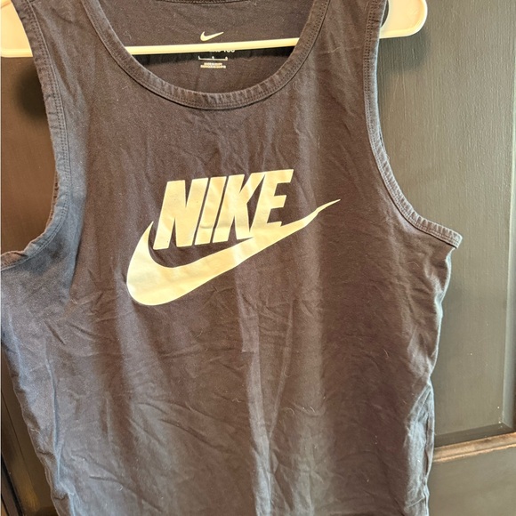 Nike Black T-Shirt with White Logo - Picture 1 of 3